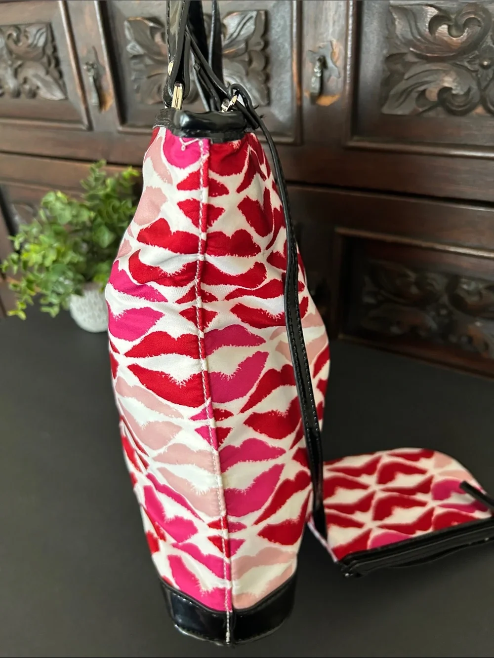 lululemon athletica Pink, Red & Whitei Kiss-Print Tote with Matching Wristlet